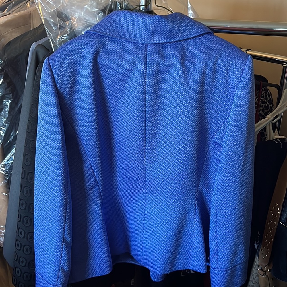 Jacket - Picture 2 of 4